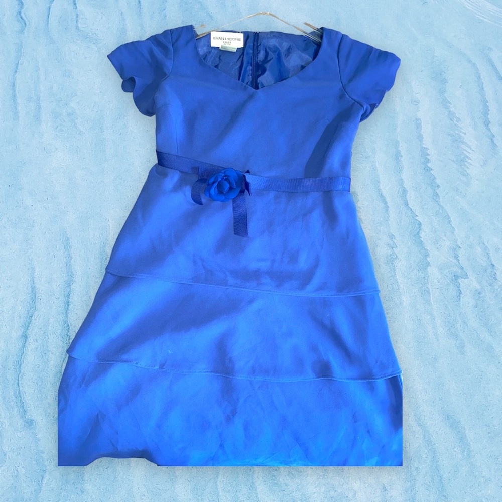 Pop art Blue ruffle layered casual dress includes flower belt
